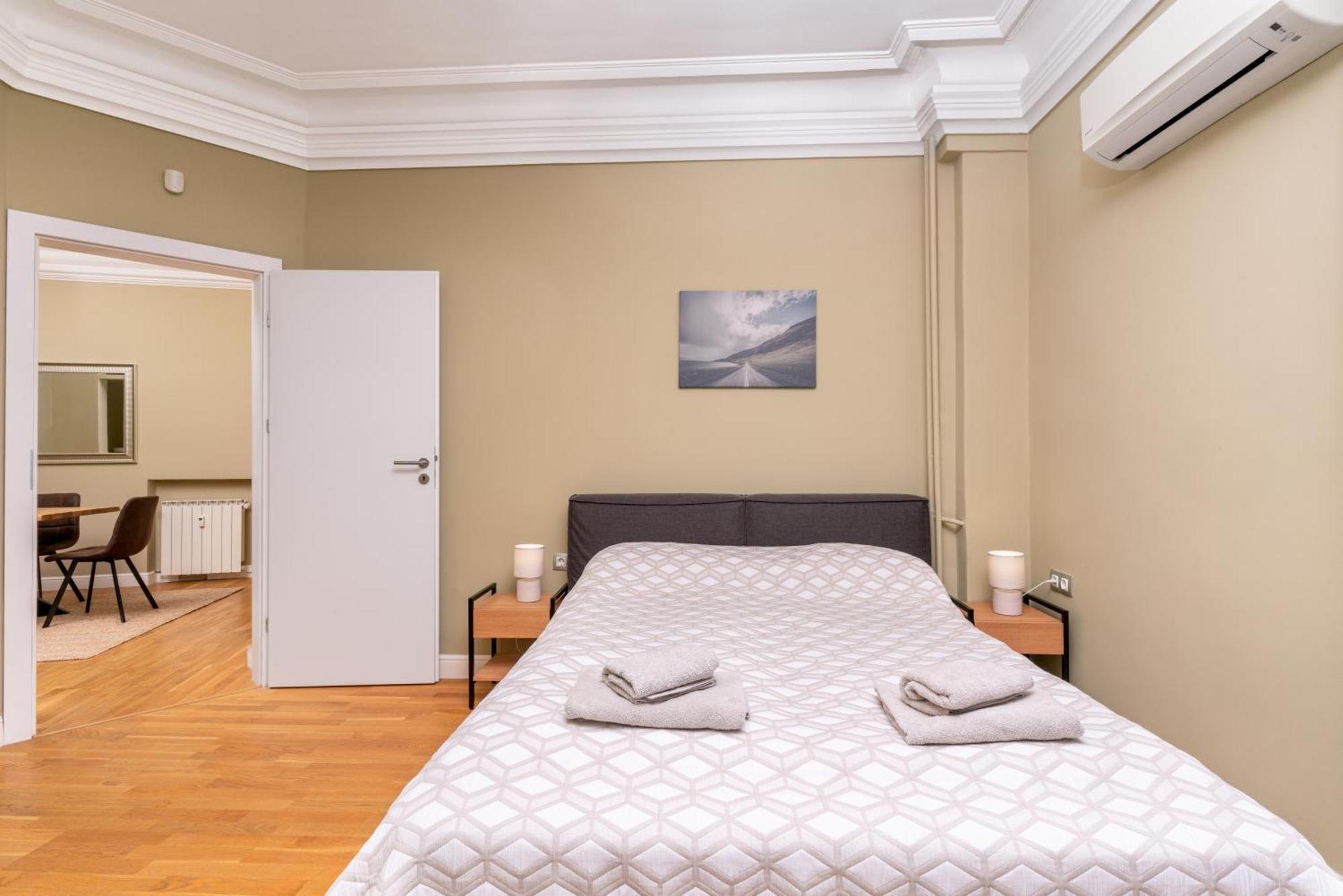 Stunning Luxury 3 Bedroom In The Heart Of Town Appartamento *